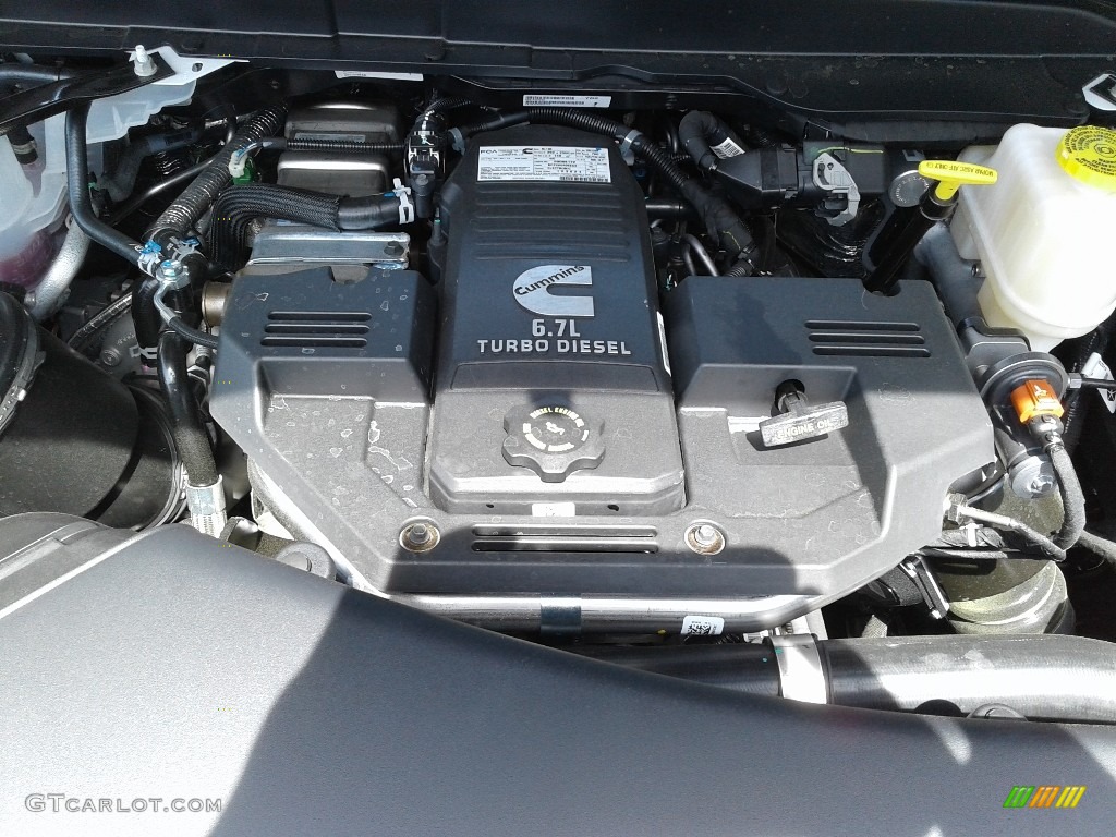 2019 Ram 4500 SLT Crew Cab 4x4 Chassis Engine Photos