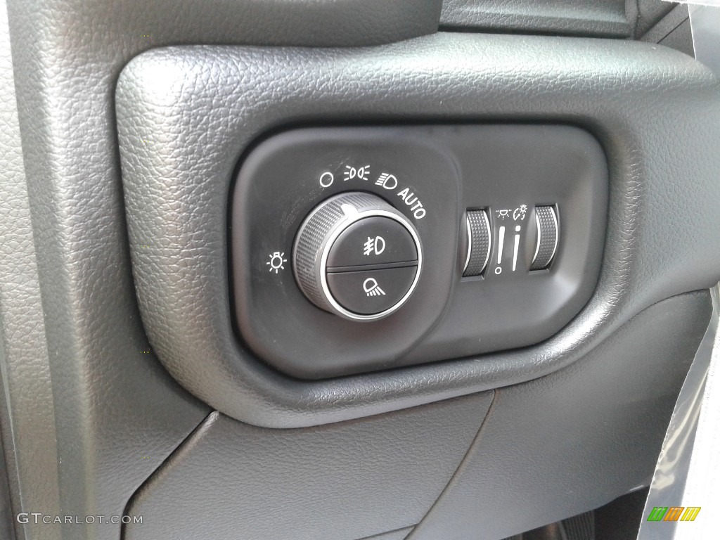2019 Ram 4500 SLT Crew Cab 4x4 Chassis Controls Photo #132822438