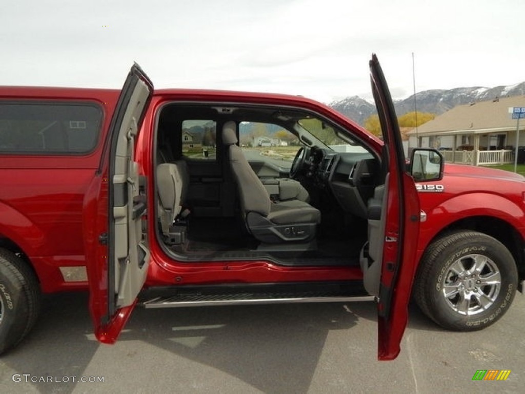 2017 F150 XLT SuperCab 4x4 - Ruby Red / Earth Gray photo #9