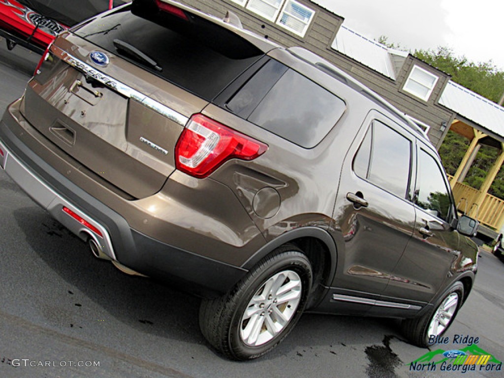 2016 Explorer XLT - Caribou Metallic / Ebony Black photo #35