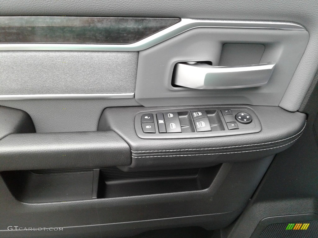 2019 Ram 5500 SLT Crew Cab 4x4 Chassis Black/Diesel Gray Door Panel Photo #132839661