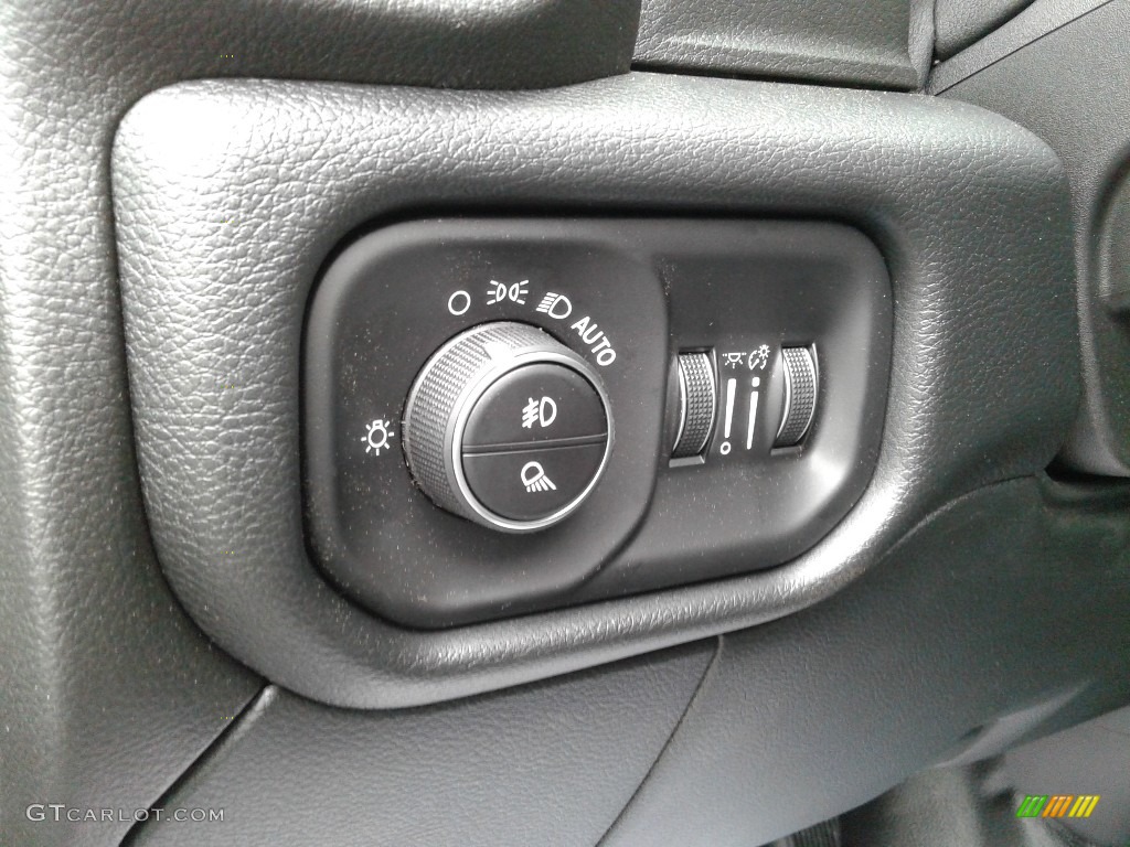 2019 Ram 5500 SLT Crew Cab 4x4 Chassis Controls Photo #132839709