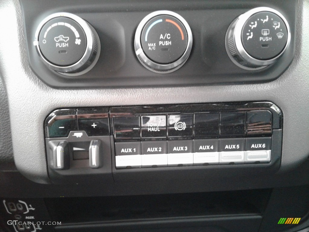 2019 Ram 5500 SLT Crew Cab 4x4 Chassis Controls Photo #132839856