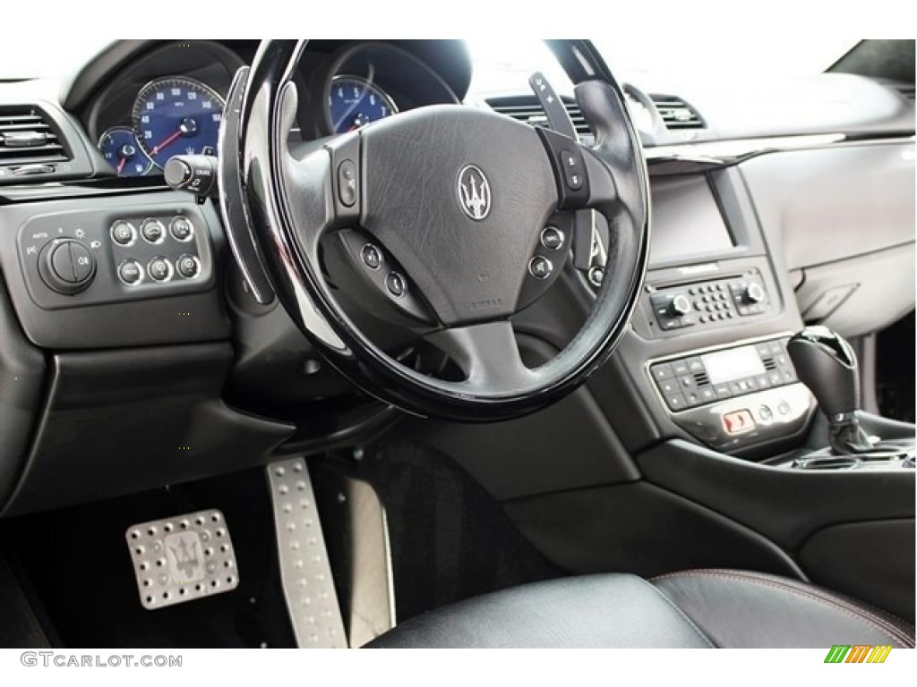 2015 Maserati GranTurismo Sport Coupe Nero Steering Wheel Photo #132841518
