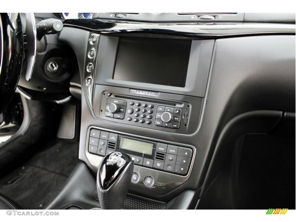 2015 Maserati GranTurismo Sport Coupe Controls Photo #132841560