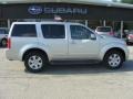 Silver Lightning Metallic - Pathfinder LE 4x4 Photo No. 6