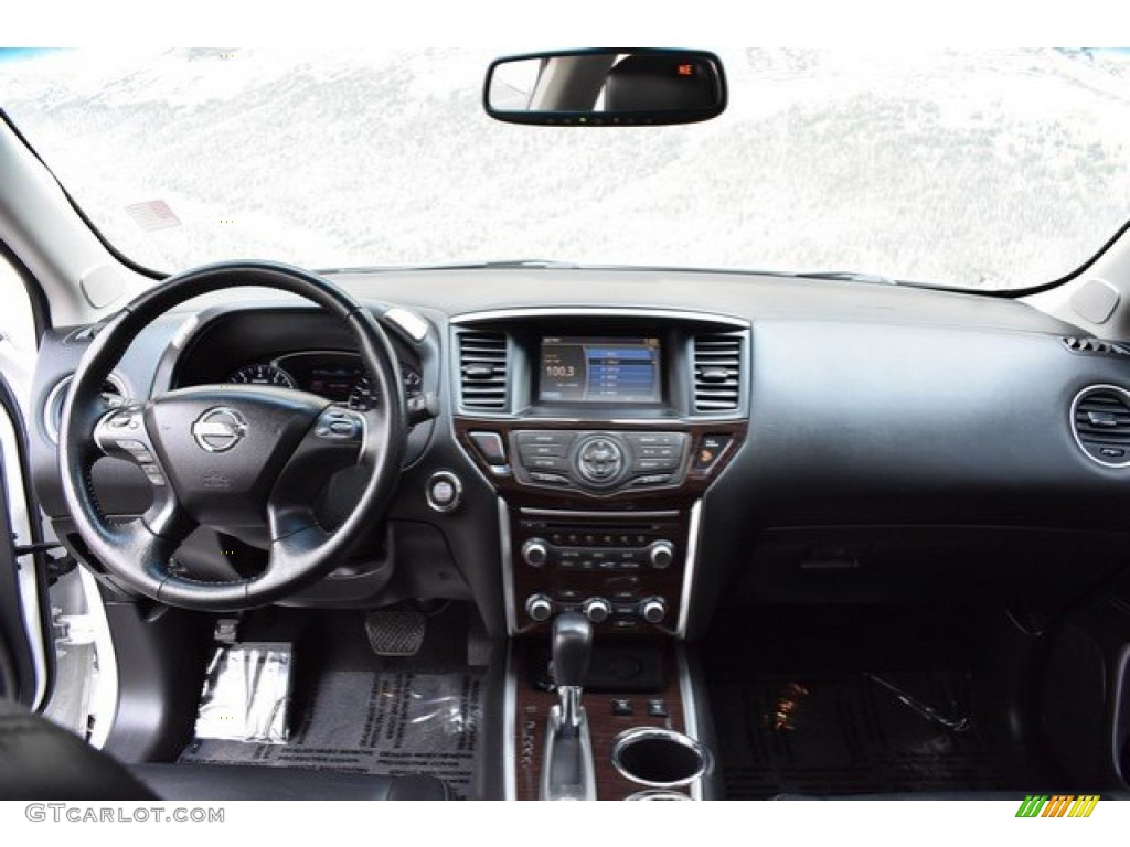 2013 Pathfinder SL 4x4 - Moonlight White / Charcoal photo #13
