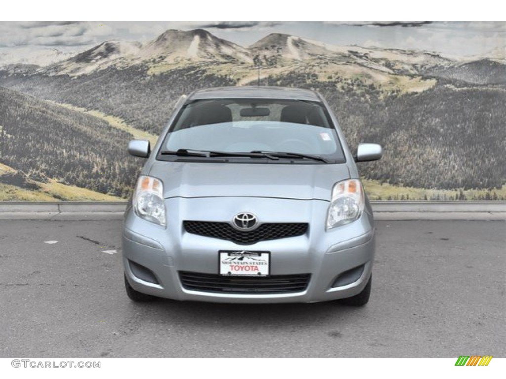 2011 Yaris 3 Door Liftback - Silver Streak Mica / Dark Charcoal photo #4