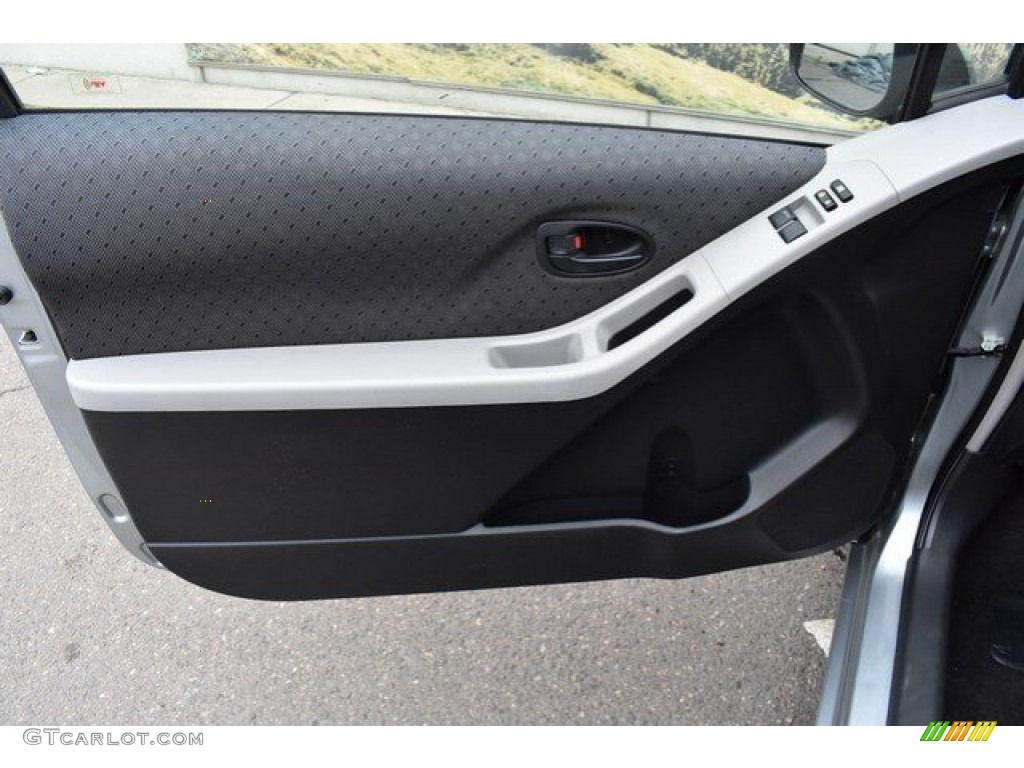 2011 Yaris 3 Door Liftback - Silver Streak Mica / Dark Charcoal photo #24