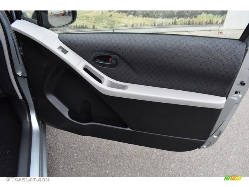 2011 Yaris 3 Door Liftback - Silver Streak Mica / Dark Charcoal photo #25