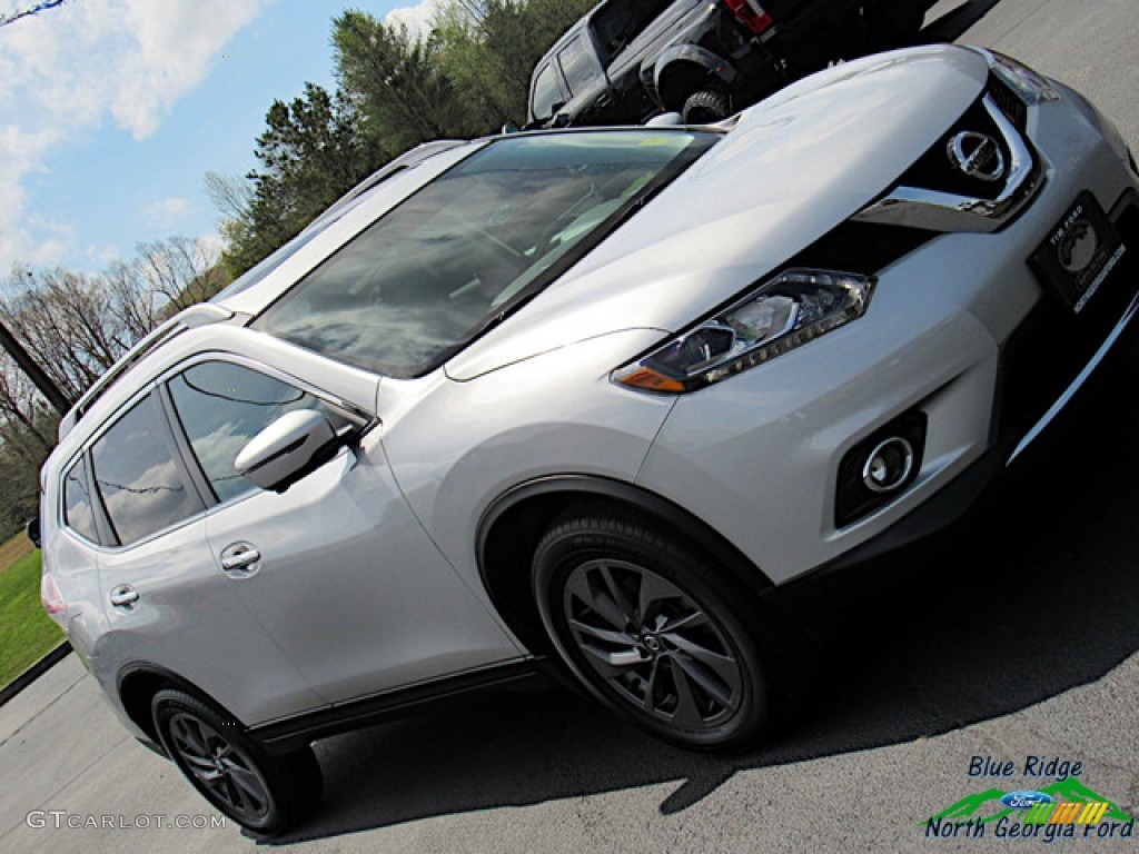 2016 Rogue SL AWD - Brilliant Silver / Charcoal photo #32