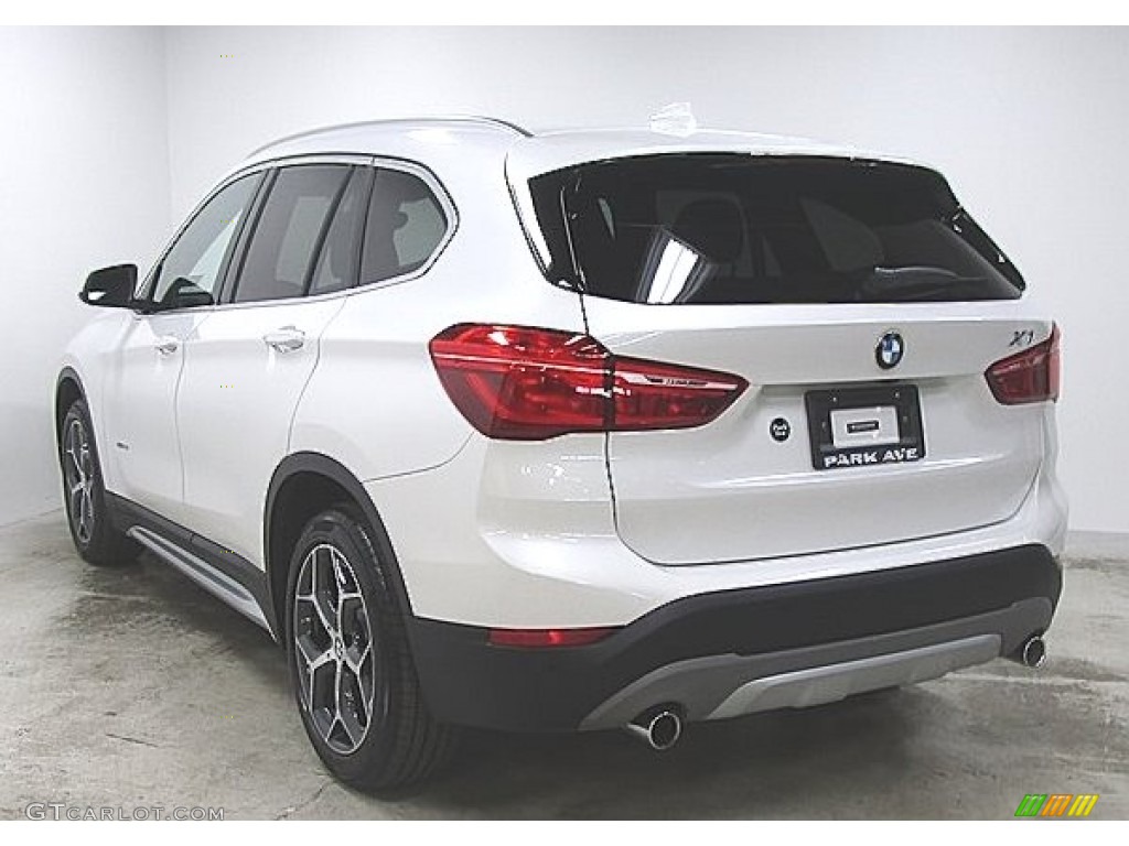 2018 X1 xDrive28i - Mineral White Metallic / Mocha photo #2