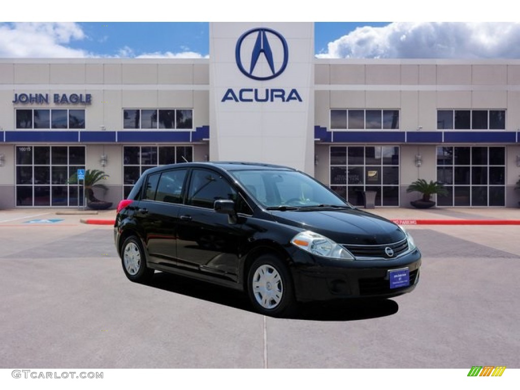 2010 Versa 1.8 S Hatchback - Magnetic Gray Metallic / Charcoal photo #1