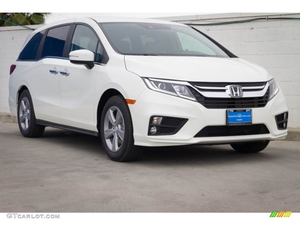 White Diamond Pearl Honda Odyssey