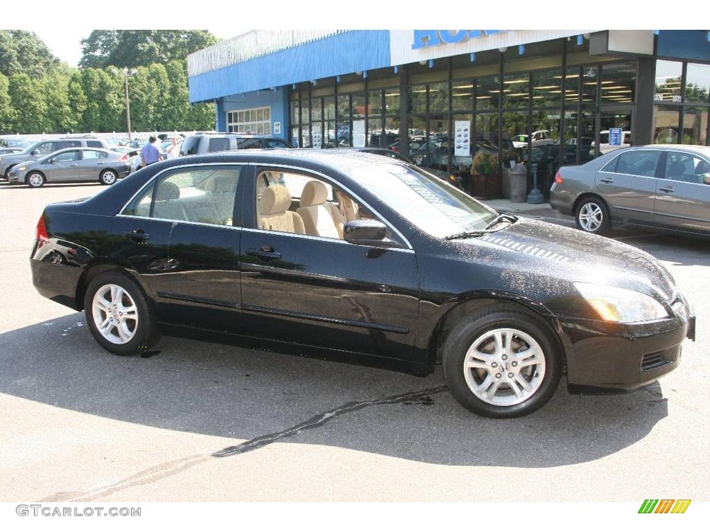 2006 Accord EX Sedan - Nighthawk Black Pearl / Ivory photo #4
