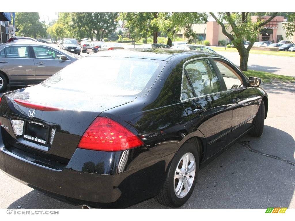 2006 Accord EX Sedan - Nighthawk Black Pearl / Ivory photo #5