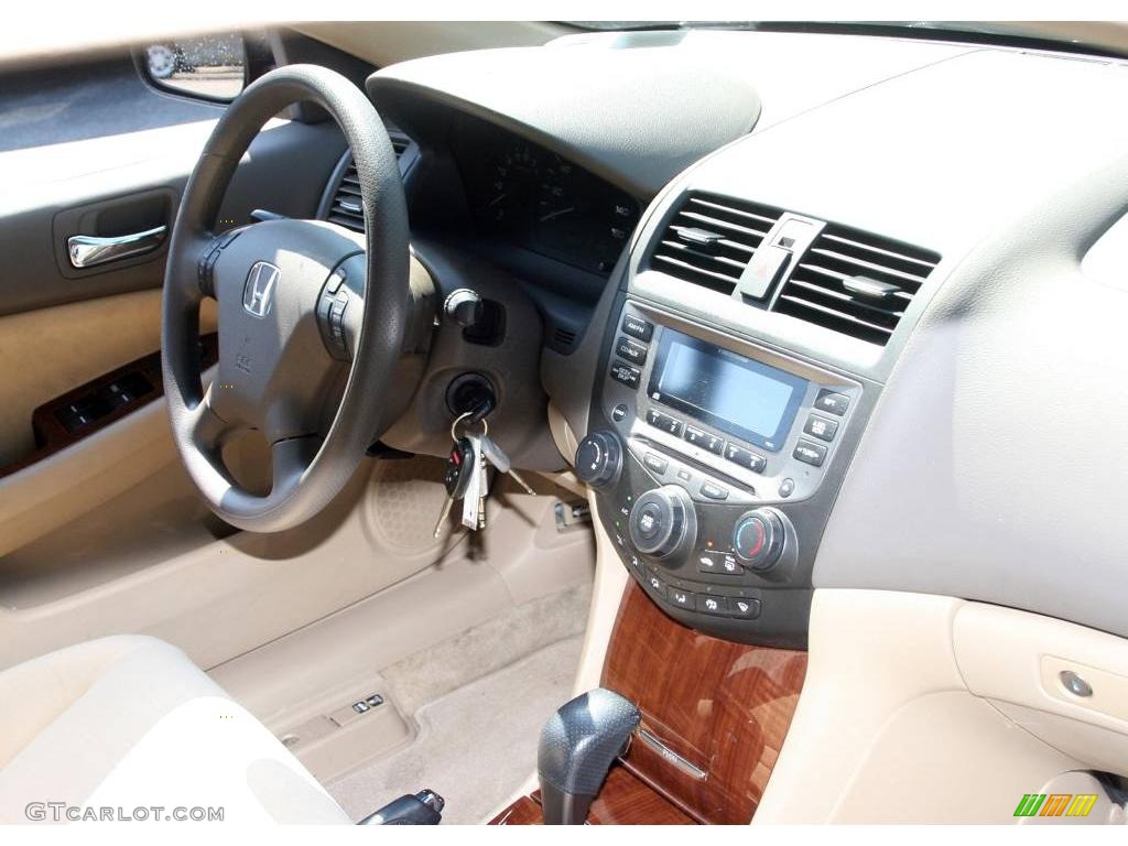 2006 Accord EX Sedan - Nighthawk Black Pearl / Ivory photo #12