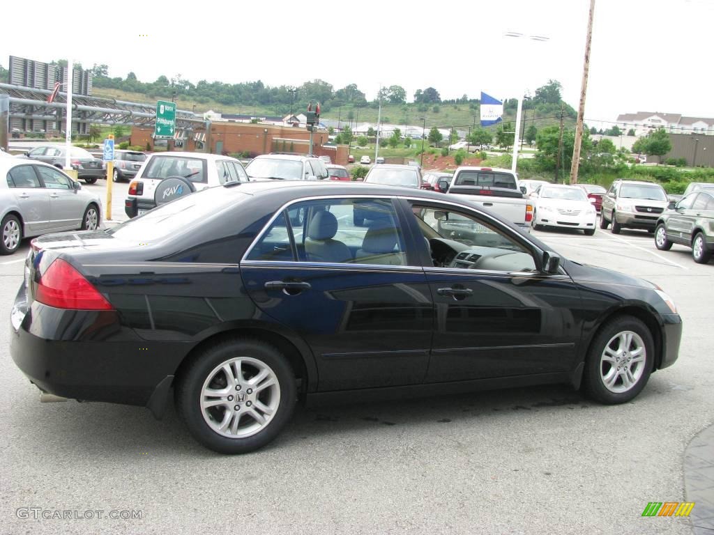 2006 Accord EX-L Sedan - Nighthawk Black Pearl / Ivory photo #7