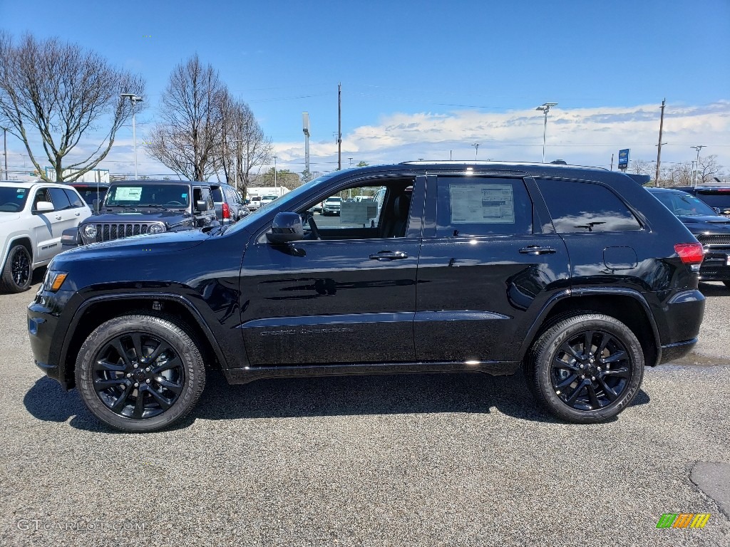 2019 Grand Cherokee Altitude 4x4 - Diamond Black Crystal Pearl / Black photo #3