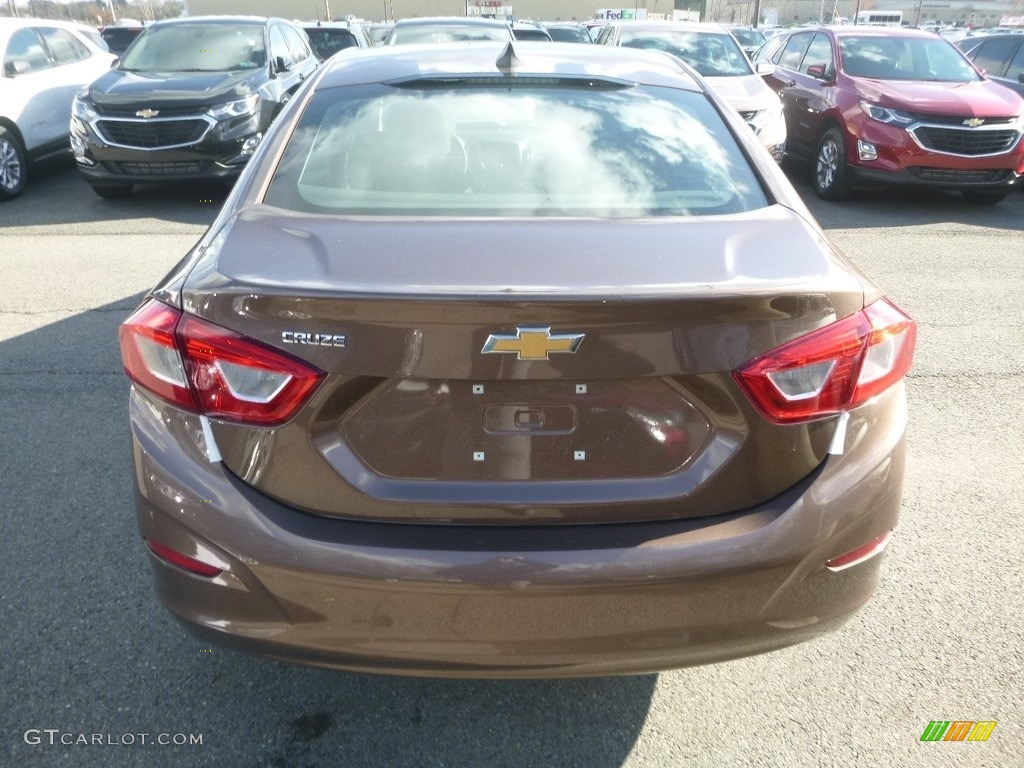 2019 Cruze LS - Oakwood Metallic / Jet Black/­Galvanized photo #4