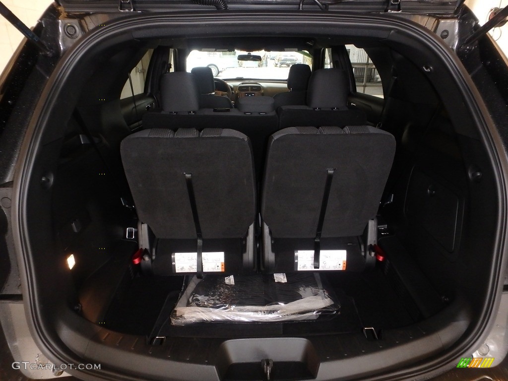 2019 Explorer XLT 4WD - Magnetic / Medium Black photo #3