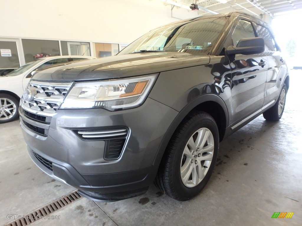 2019 Explorer XLT 4WD - Magnetic / Medium Black photo #5
