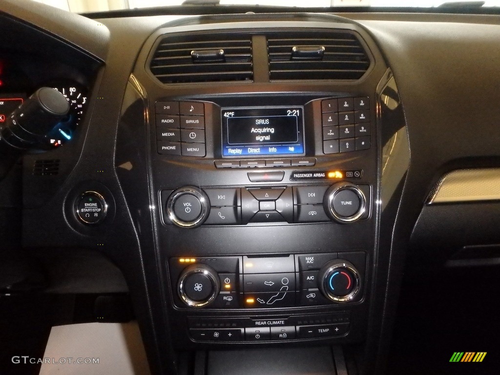 2019 Explorer XLT 4WD - Magnetic / Medium Black photo #13
