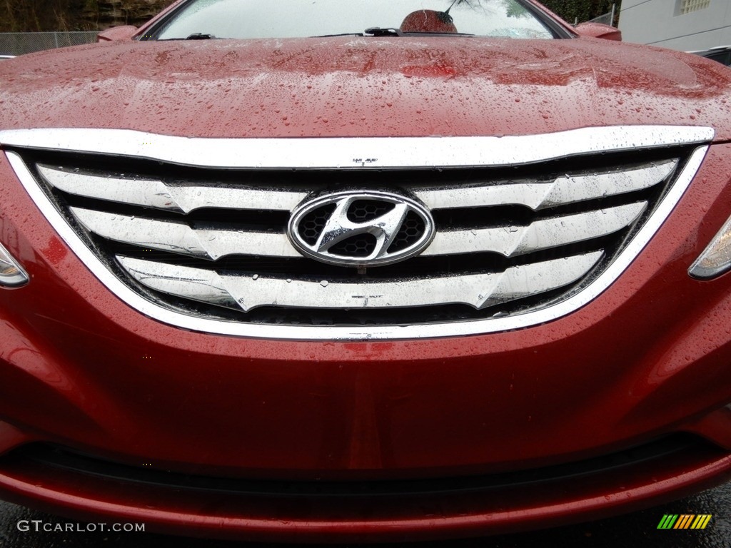 2011 Sonata Limited 2.0T - Venetian Red / Black photo #13