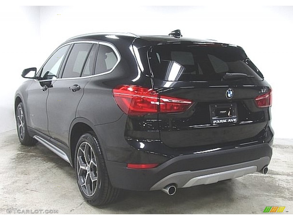 2018 X1 xDrive28i - Black Sapphire Metallic / Black photo #2