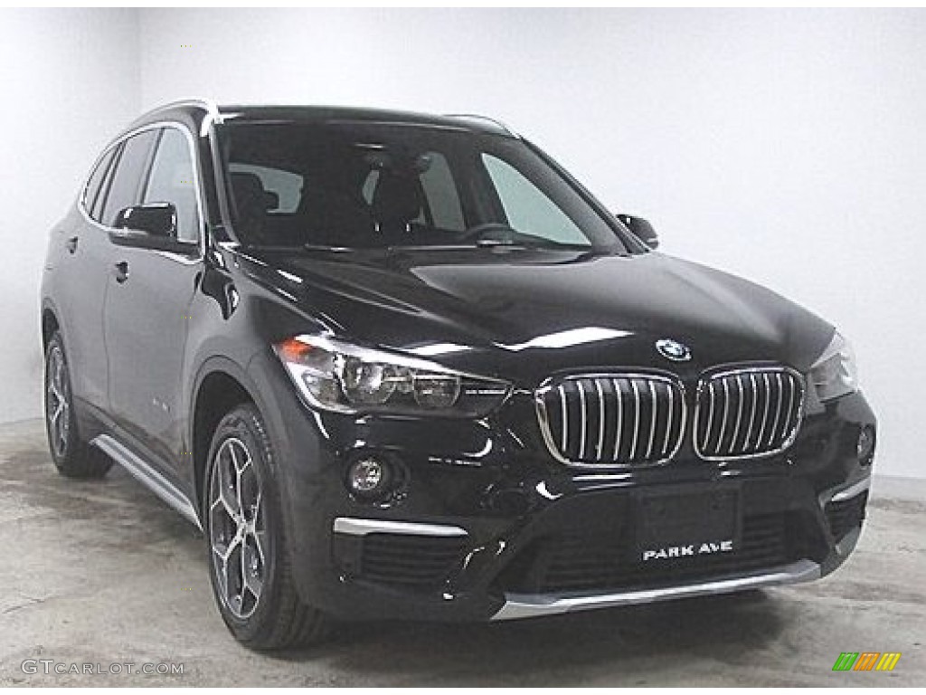 2018 X1 xDrive28i - Black Sapphire Metallic / Black photo #5