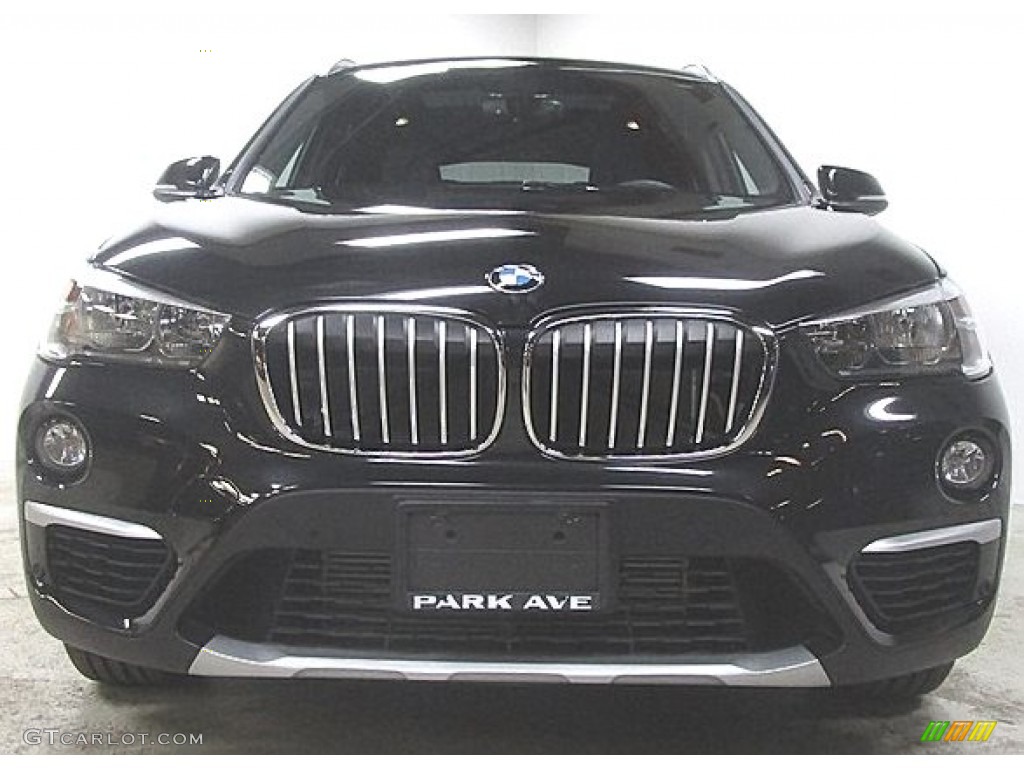 2018 X1 xDrive28i - Black Sapphire Metallic / Black photo #6