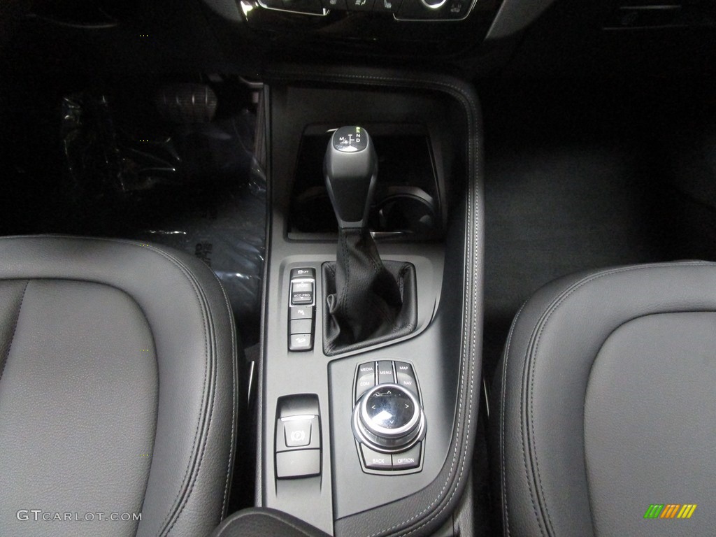 2018 X1 xDrive28i - Black Sapphire Metallic / Black photo #27