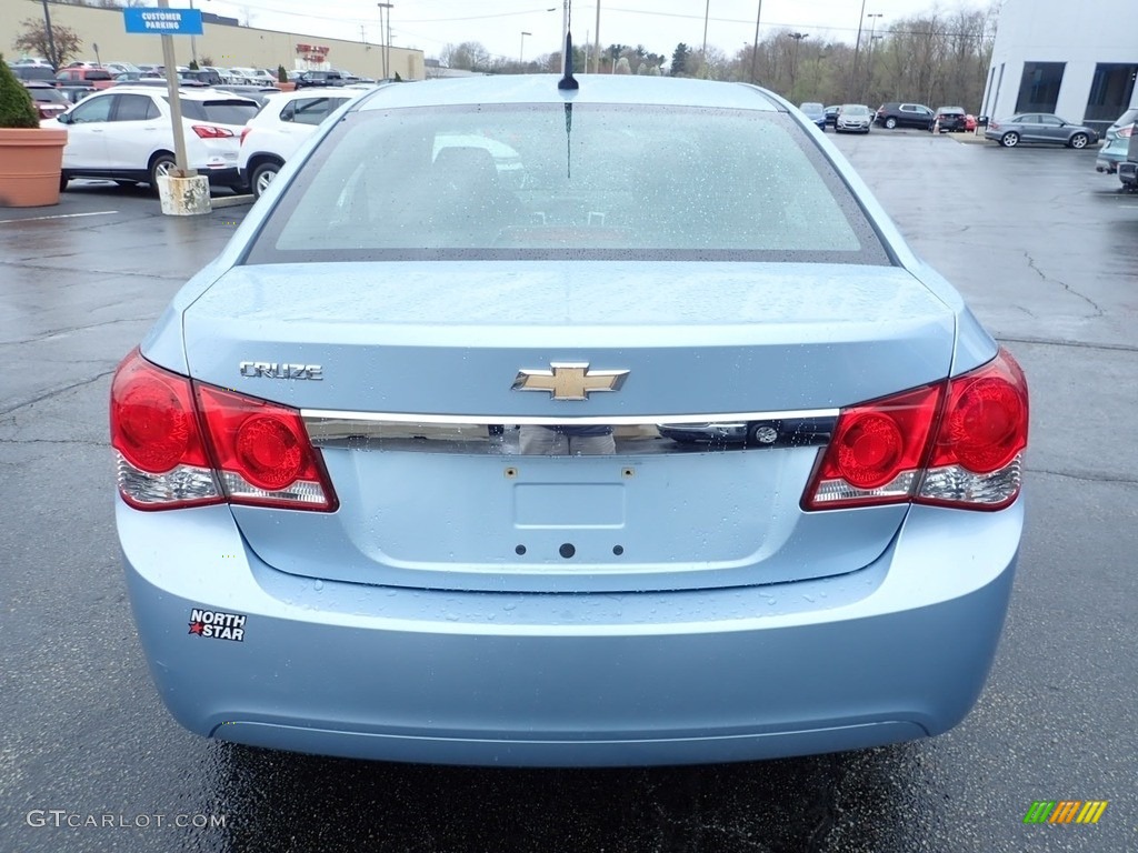 2012 Cruze LS - Ice Blue Metallic / Jet Black/Medium Titanium photo #6