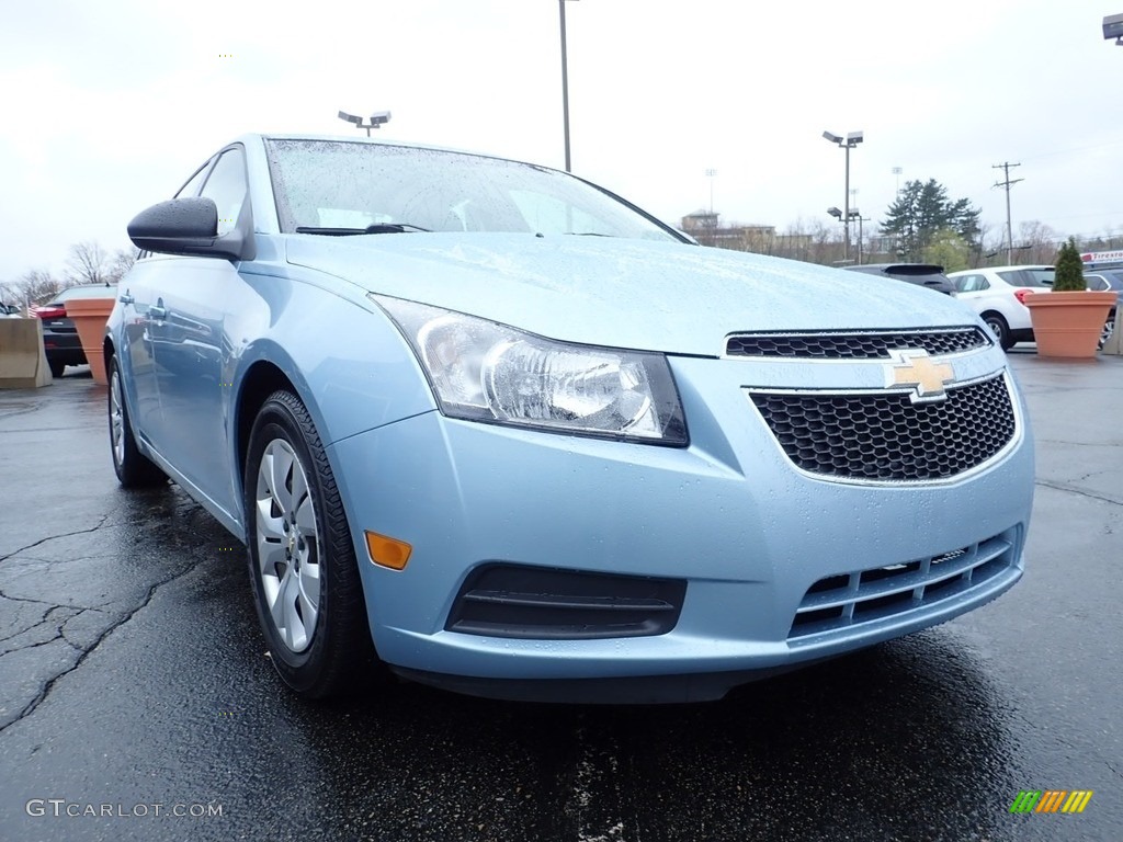 2012 Cruze LS - Ice Blue Metallic / Jet Black/Medium Titanium photo #11