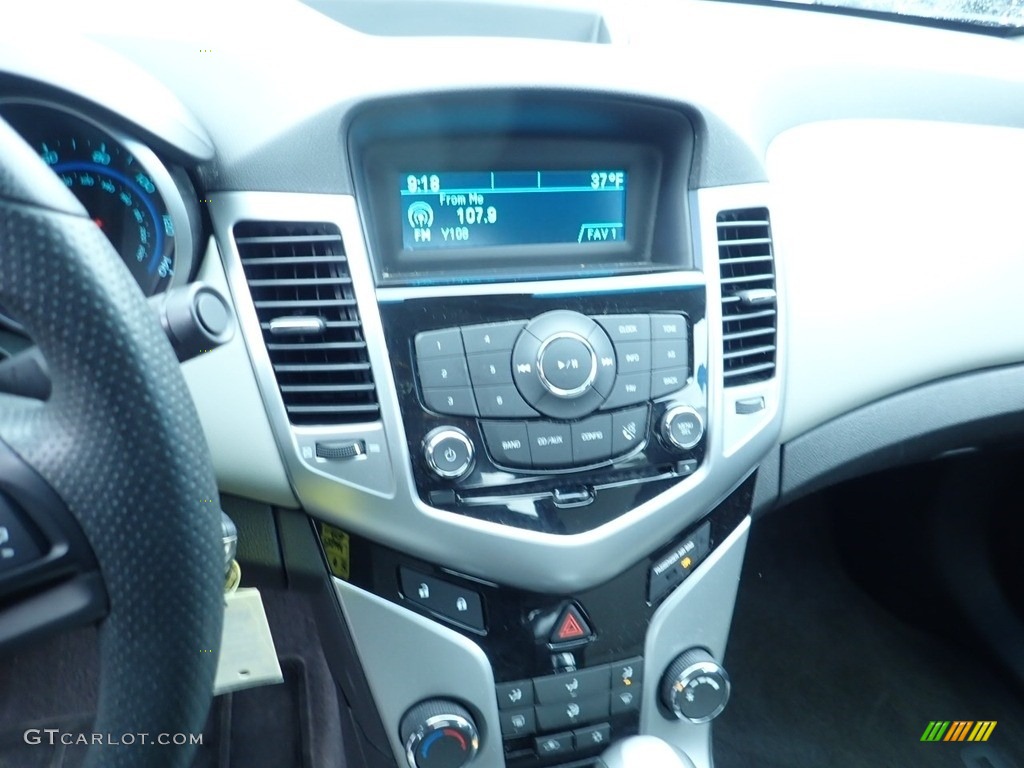 2012 Cruze LS - Ice Blue Metallic / Jet Black/Medium Titanium photo #28