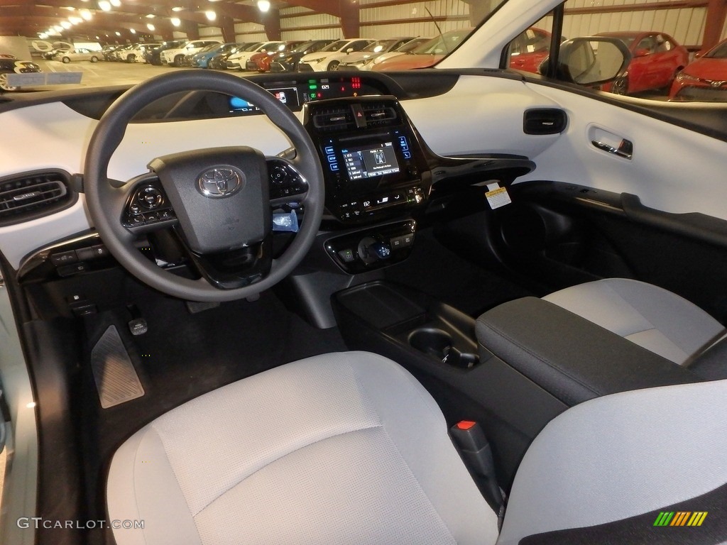 2019 Toyota Prius L Eco Front Seat Photo #132908160