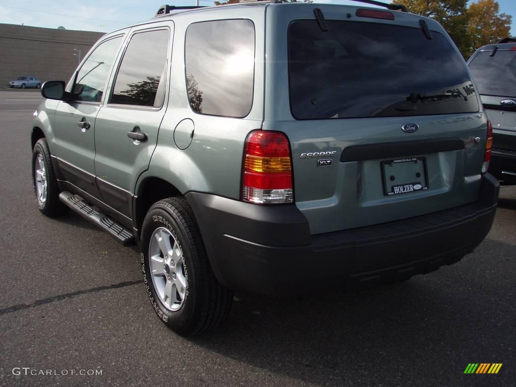 2006 Escape XLT V6 4WD - Titanium Green Metallic / Medium/Dark Pebble photo #3