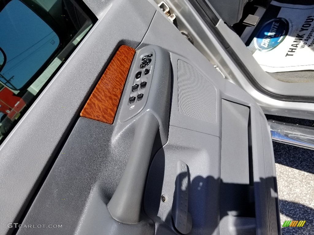 2006 Ram 2500 SLT Mega Cab 4x4 - Bright Silver Metallic / Medium Slate Gray photo #11