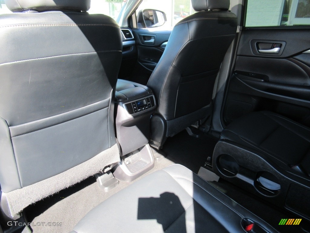 2015 Highlander XLE AWD - Attitude Black Metallic / Black photo #10