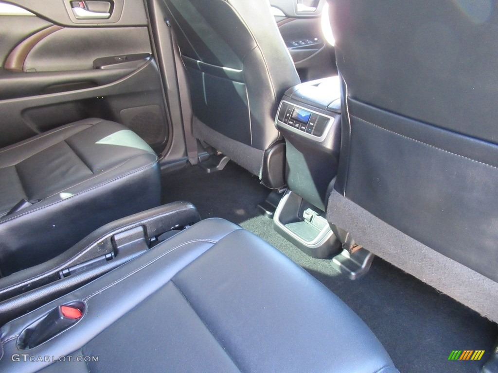 2015 Highlander XLE AWD - Attitude Black Metallic / Black photo #12