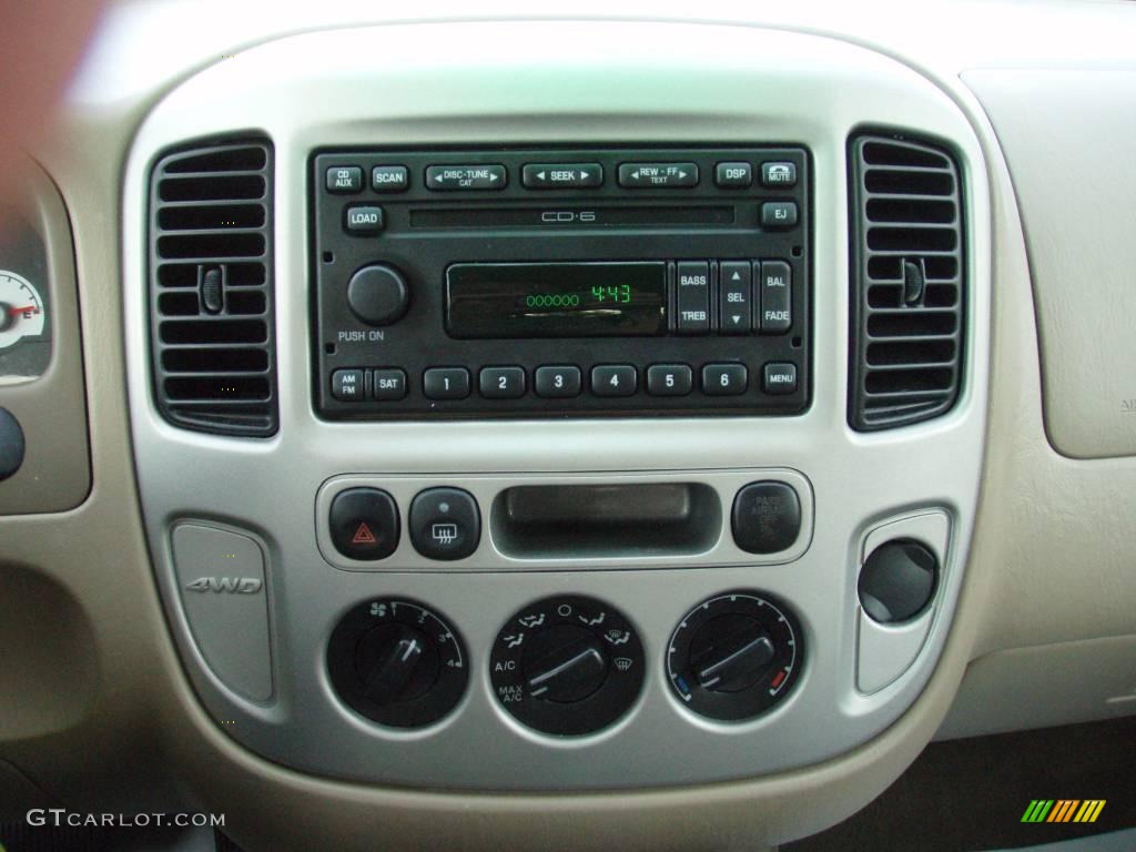 2006 Escape XLT V6 4WD - Titanium Green Metallic / Medium/Dark Pebble photo #11