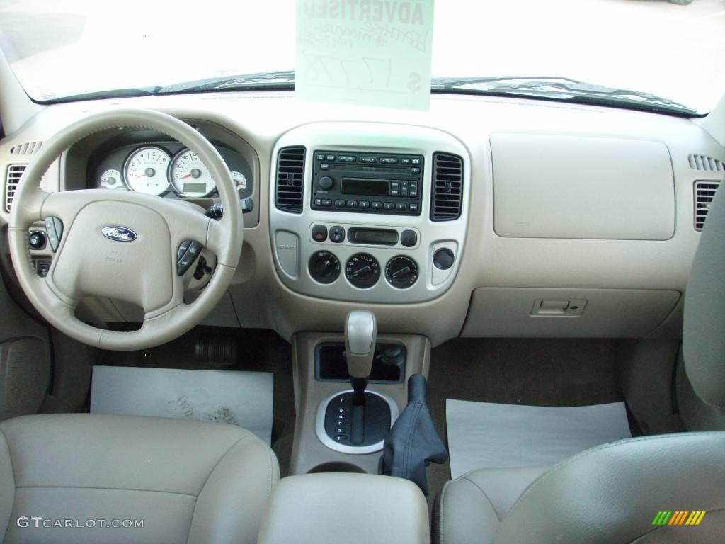 2006 Escape XLT V6 4WD - Titanium Green Metallic / Medium/Dark Pebble photo #13