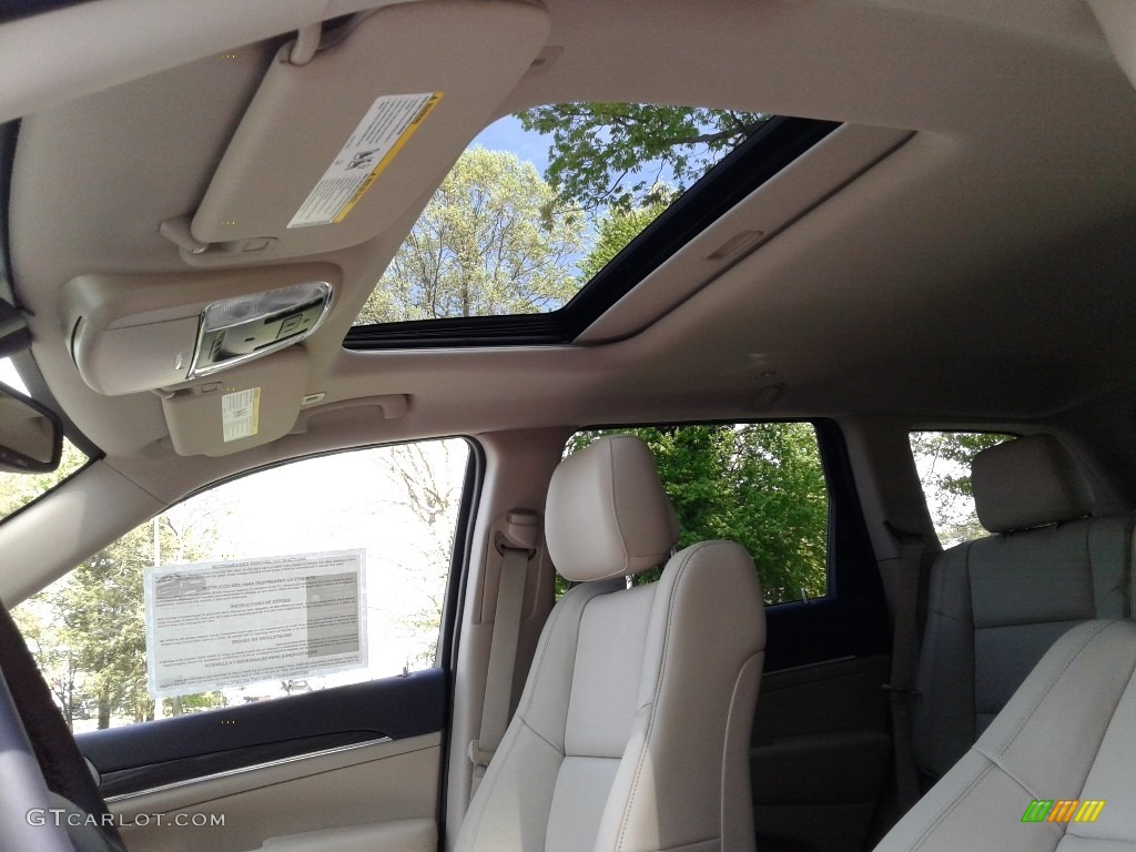 2019 Grand Cherokee Limited 4x4 - Bright White / Light Frost Beige/Black photo #33