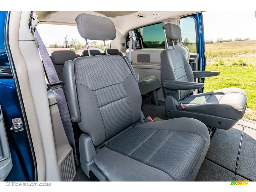 2010 Grand Caravan SXT - Deep Water Blue Pearl Coat / Dark Slate Gray/Light Shale photo #19