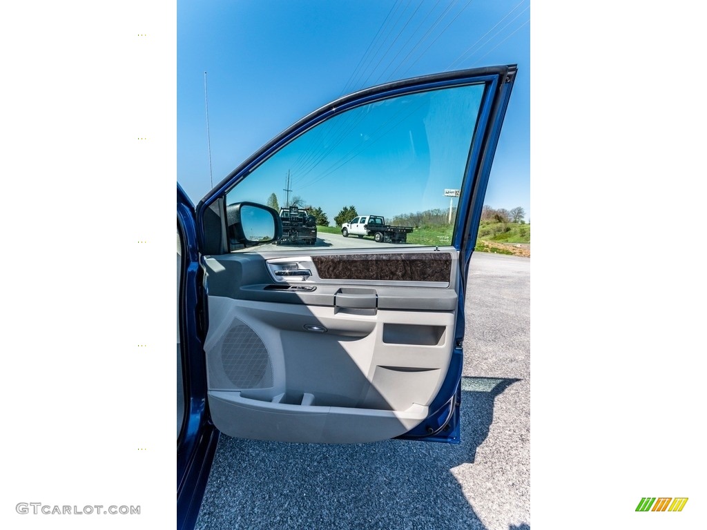 2010 Grand Caravan SXT - Deep Water Blue Pearl Coat / Dark Slate Gray/Light Shale photo #31