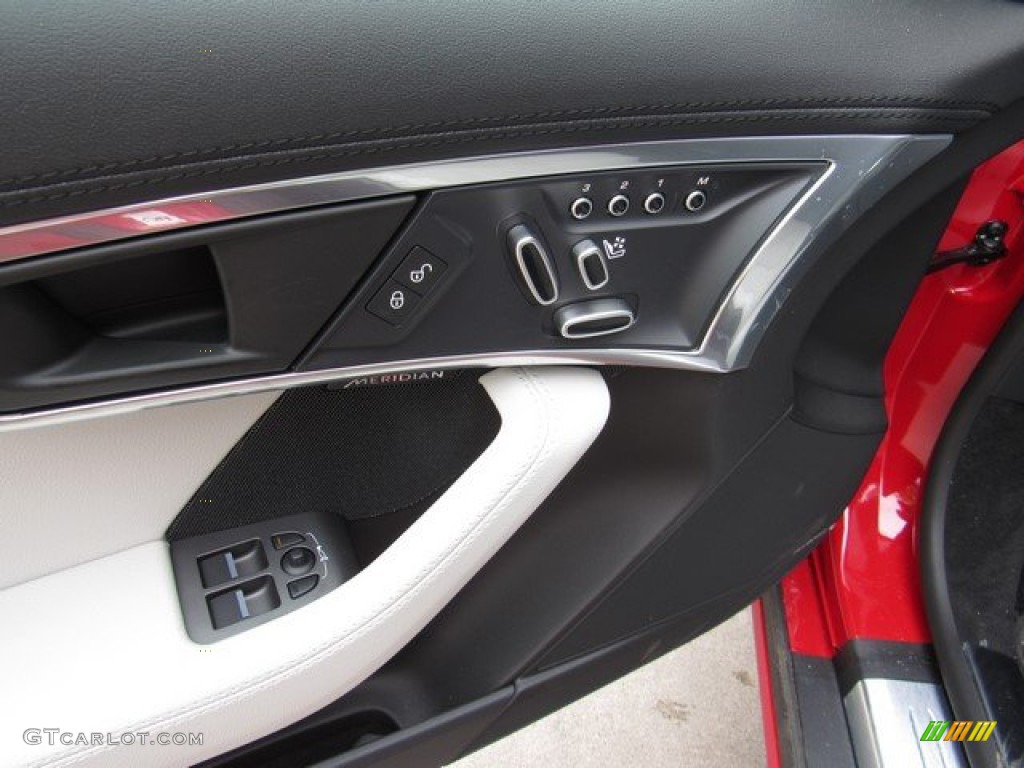 2020 Jaguar F-TYPE Coupe Door Panel Photos