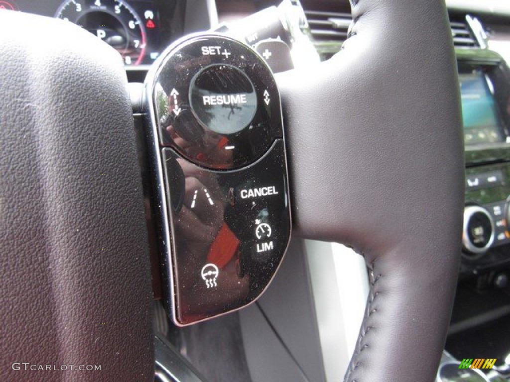 2019 Land Rover Discovery HSE Luxury Steering Wheel Photos