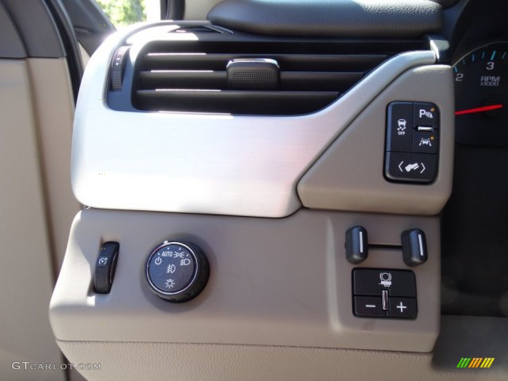 2019 GMC Yukon SLT Controls Photo #132932934