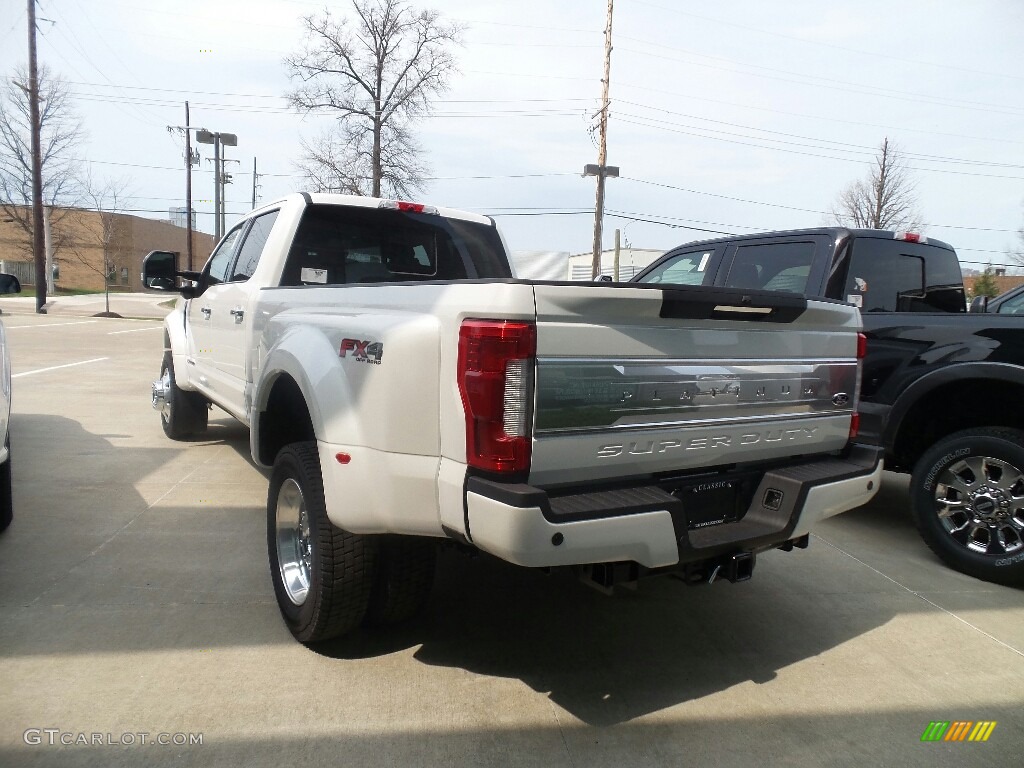 2019 F450 Super Duty Platinum Crew Cab 4x4 - White Platinum Metallic Tri-Coat / Black photo #3