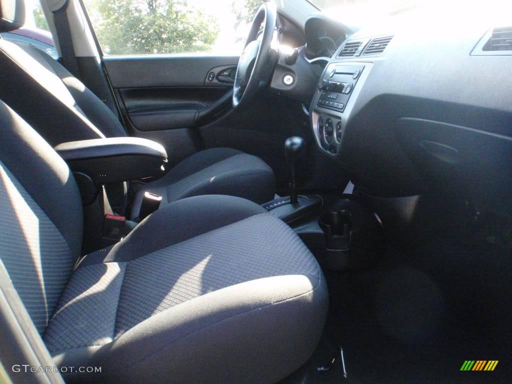 2007 Focus ZX5 SES Hatchback - Kiwi Green Metallic / Charcoal/Light Flint photo #14